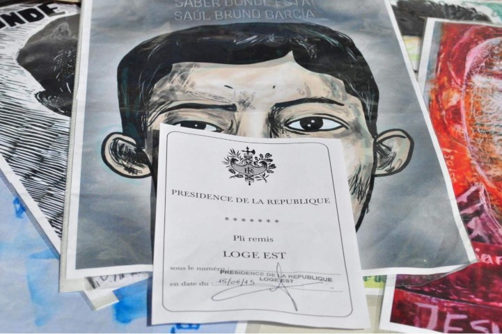 Ayotzinapa Paris Lettera Hollande EPN (12) (Small)